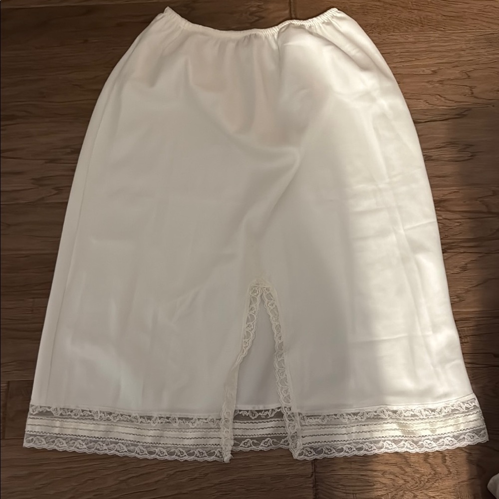 Dior White Lace Trim Slip - Picture 3 of 8